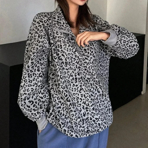 Grey Casual Women's Leopard Print Drop Shoulder Zipper Half Placket Sweatshirt - Picture 4 of 8